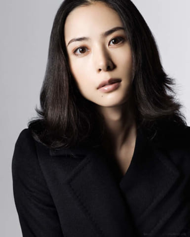 人気の40代女優ランキング86選・最新版を投票で決定【大人の魅力と実力を兼ね備えた美人!】