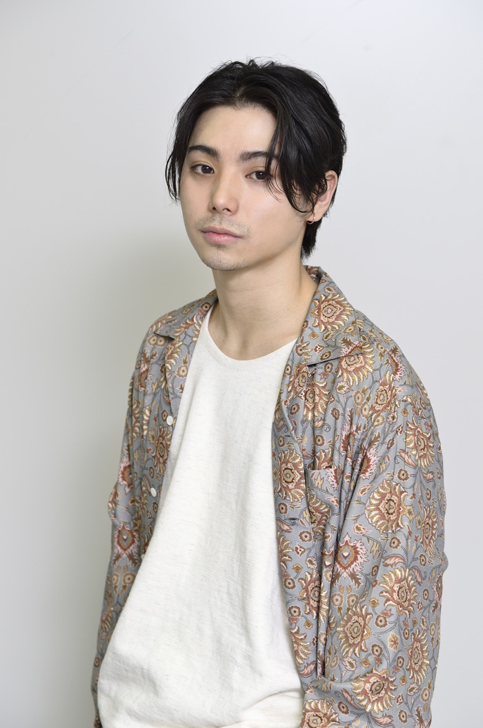 人気の20代俳優ランキング116選・最新版を投票で決定【イケメンや個性派俳優も多数!】